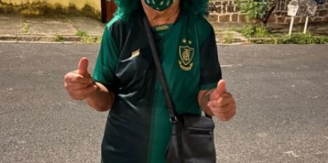 Dona Zuzu, torcedora símbolo do América-MG, planeja ida ao Paraguai para jogo da Libertadores