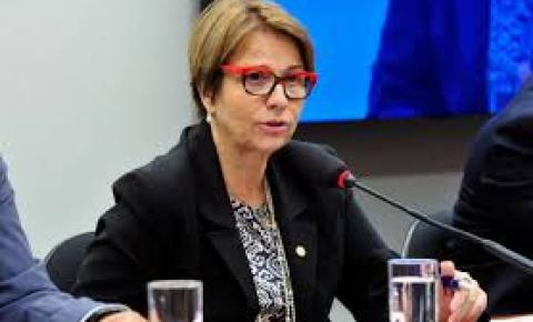 Ministra Tereza Cristina testa positivo para a Covid-19 