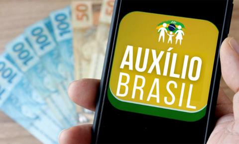  Auxílio Brasil não vai chegar às 17 milhões de famílias prometidas