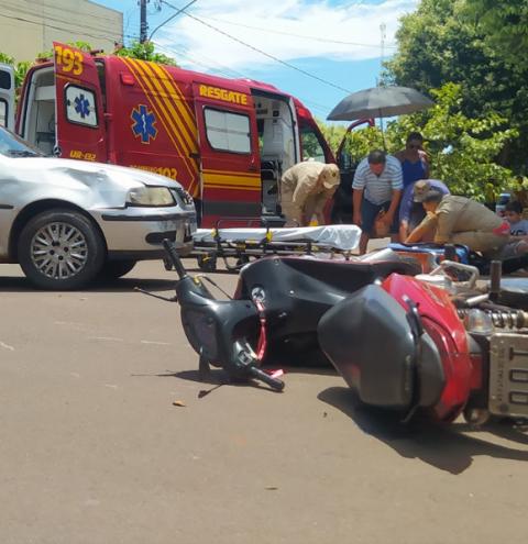 Enfermeira fica ferida em acidente entre moto e carro no Jardim Tatiane em Fátima do Sul